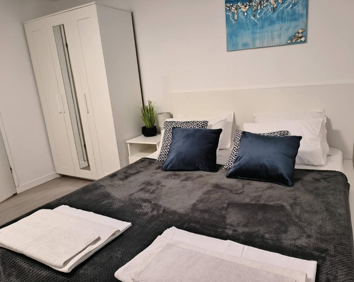 Villa Mihaela - Apartment Ana Cesarica Kültér fotó